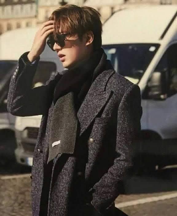 粉絲拍下的李敏鎬瞬間