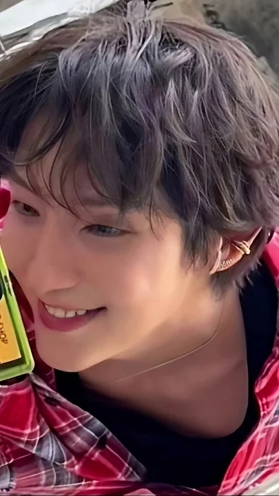 Behind-the-scenes cut of Lee Joongi