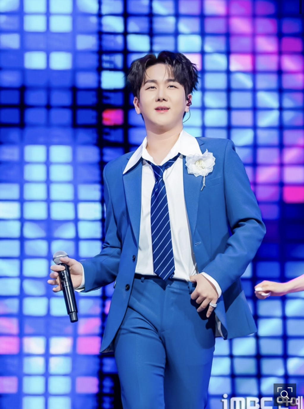 A moment captured by a fan of Kim Soochan