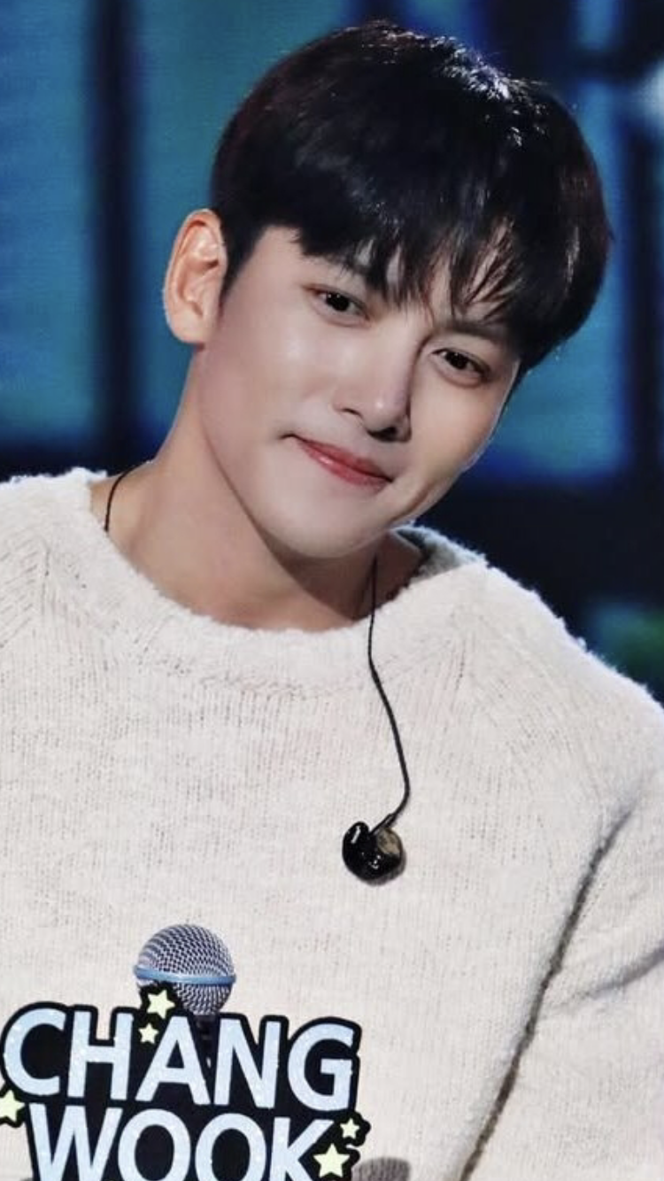 Behind-the-scenes cut of Ji Changwook