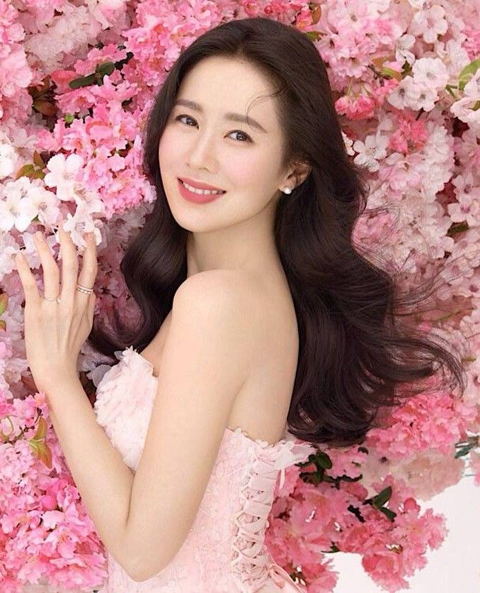 Recent activity shot of Son Yejin