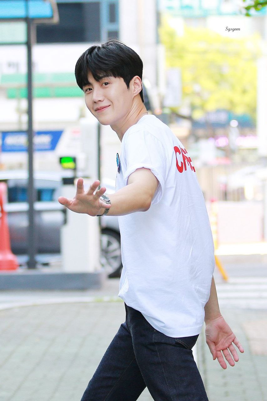 金宣虎的最新照片