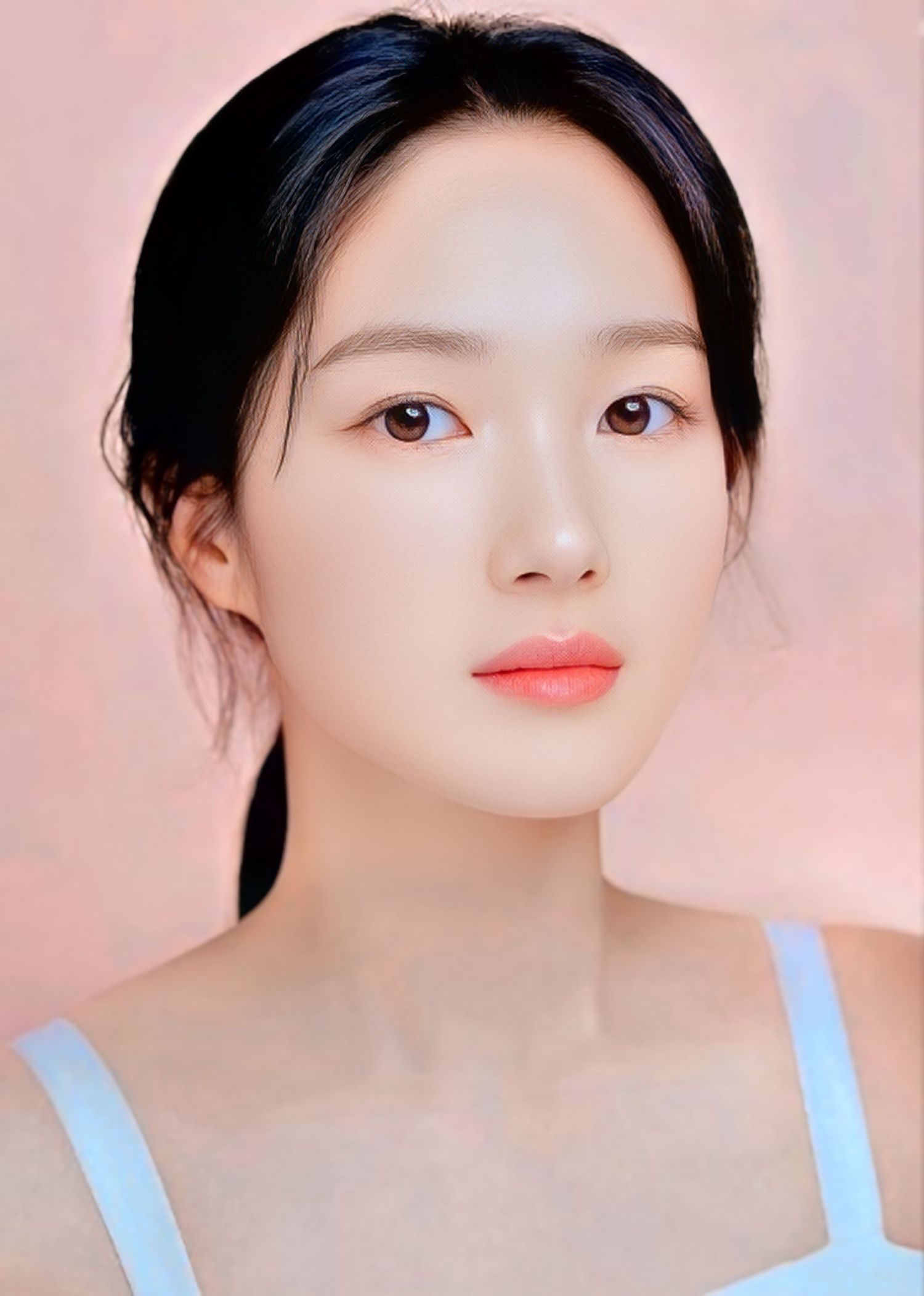 Latest photo of Kim Hyeyoon