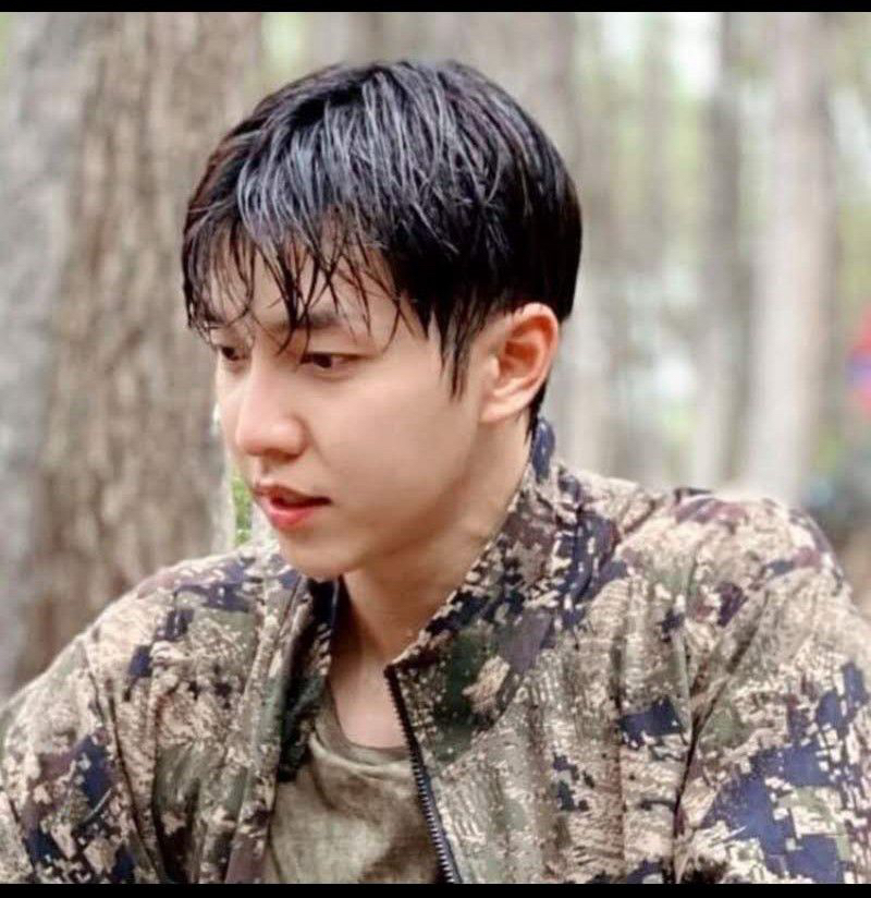 A moment captured by a fan of Lee Seunggi