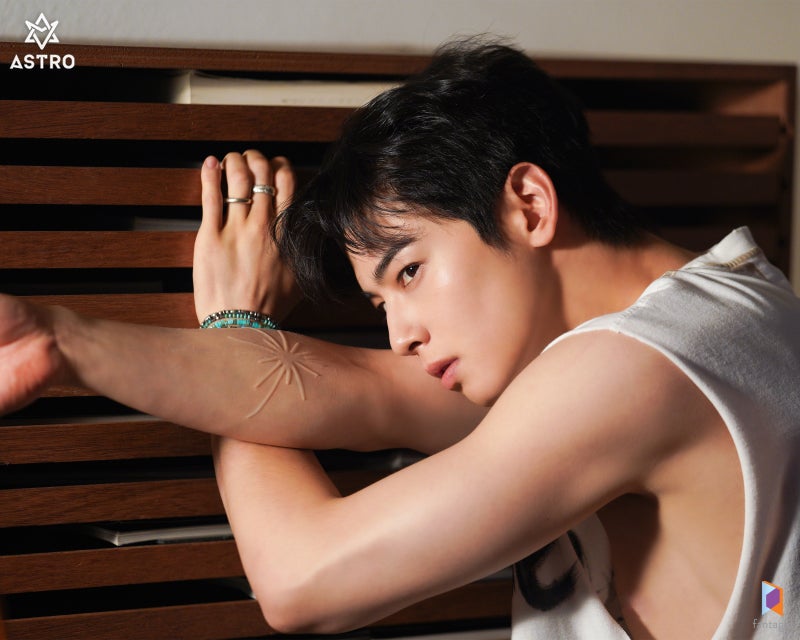 Recent activity shot of Cha Eunwoo