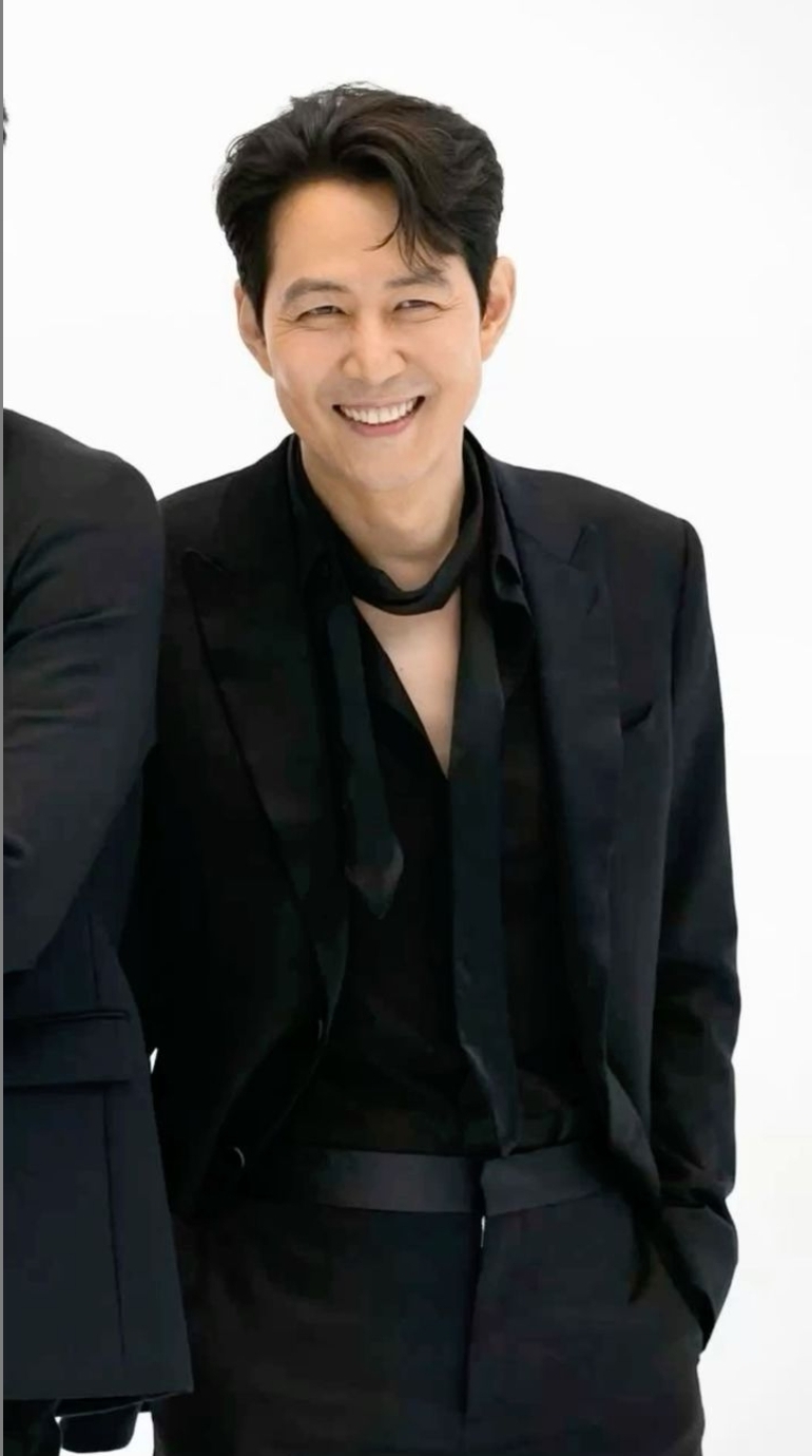 Recent activity shot of Lee Jungjae