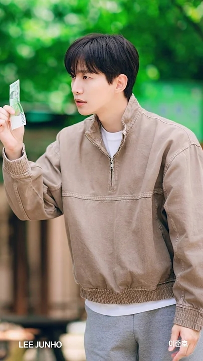 Today's popular wallpaper in Lee Junho community