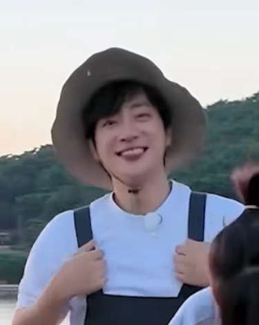 A moment captured by a fan of Lee Sangyeob