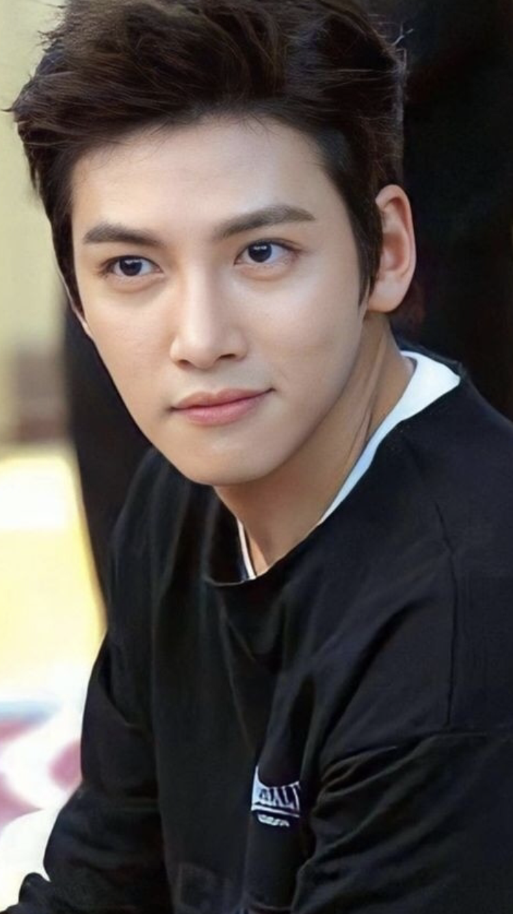 Recent activity shot of Ji Changwook