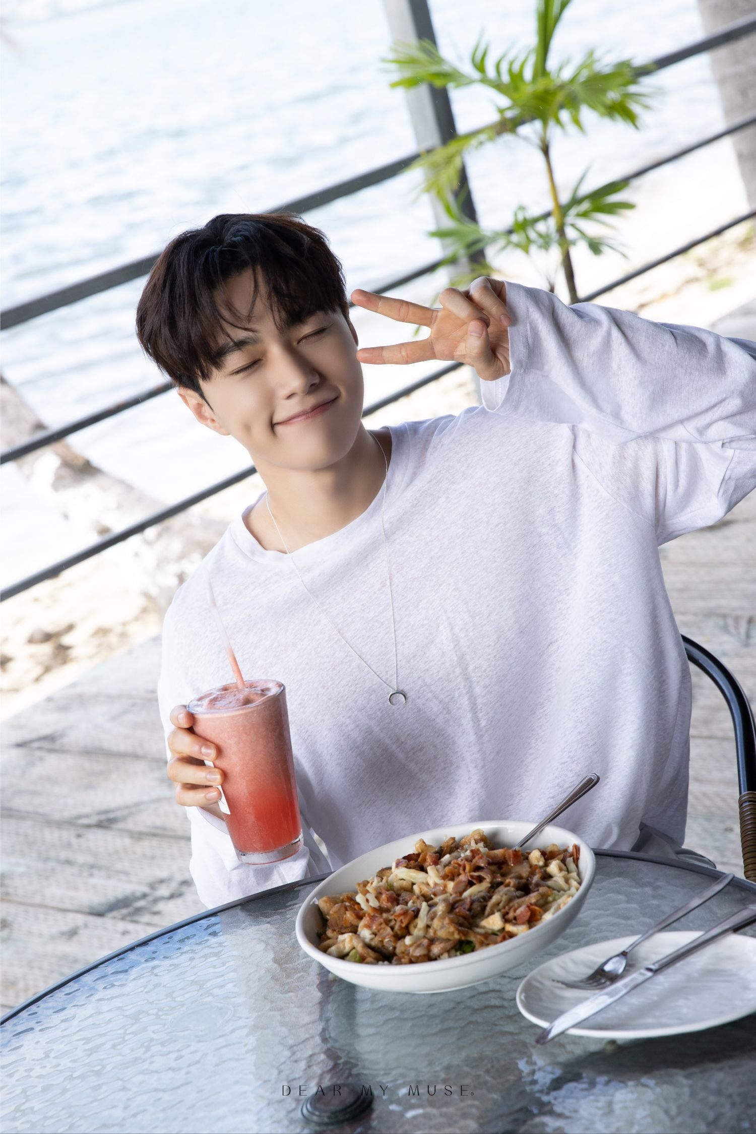 Latest photo of Kim Myungsoo (L)