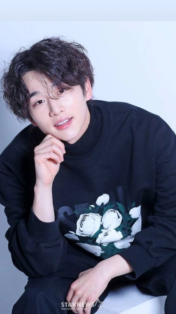 Recent activity shot of Kim Yoonwoo