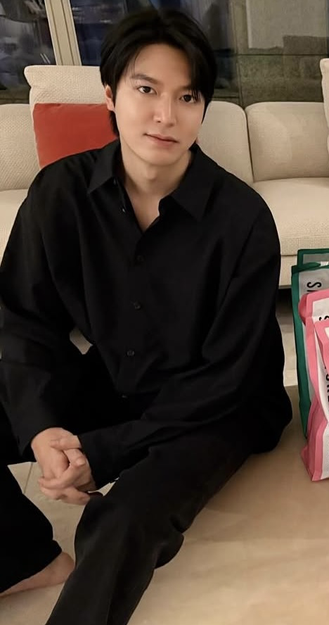 Representative background image loved by Lee Minho fandom