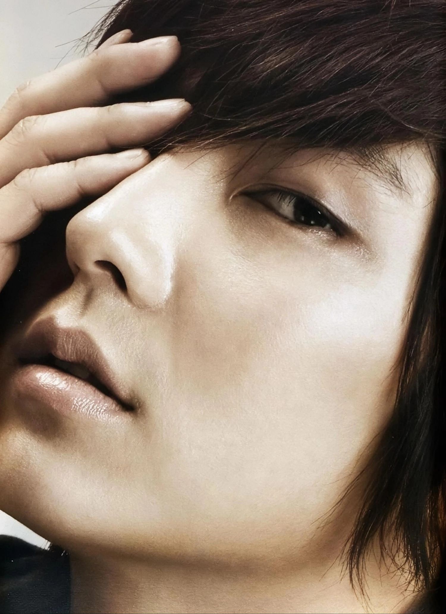 Recent activity shot of Lee Joongi