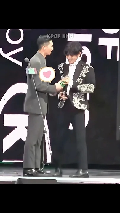 A moment captured by a fan of Park Seojoon