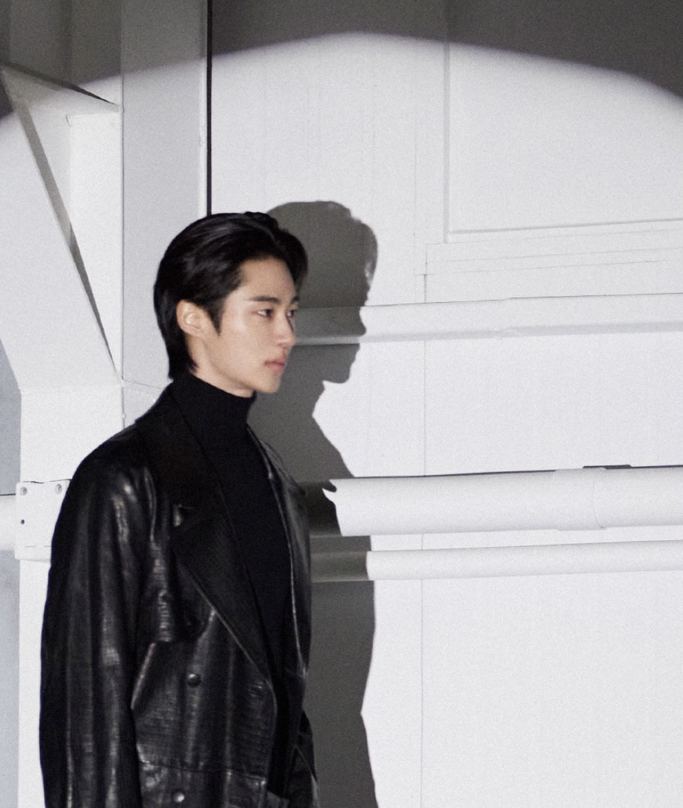 Behind-the-scenes cut of Byeon Wooseok