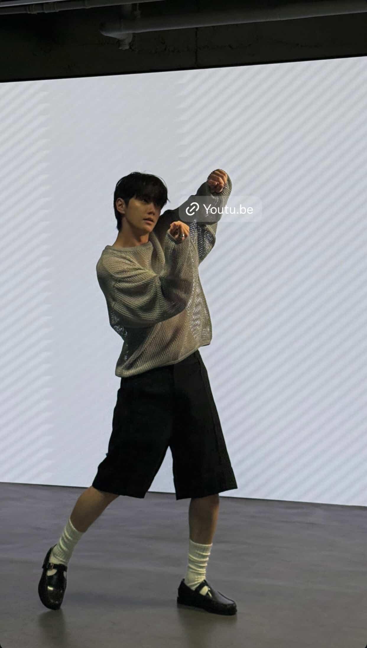 Lee Junyoung background image recommended by Choeaedol Celeb fandom