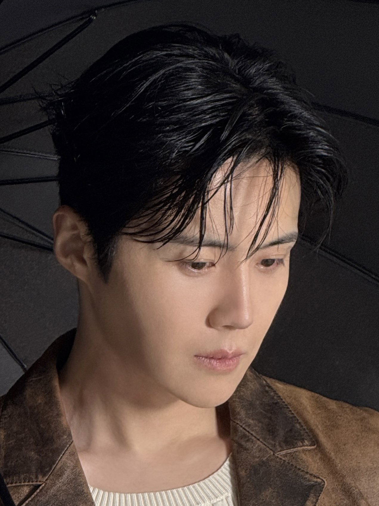 Behind-the-scenes cut of Kim Seonho