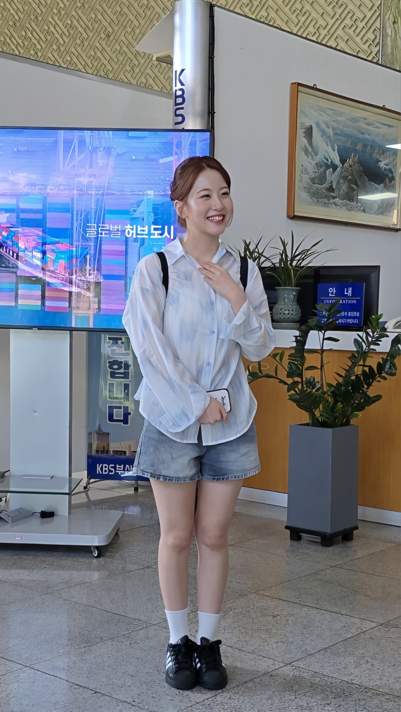 Recent activity shot of Oh Yujin