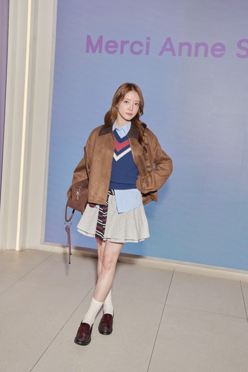 Latest photo of Lee Seyoung