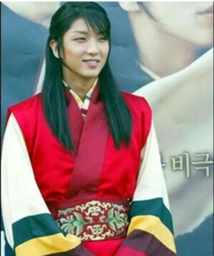 Behind-the-scenes cut of Lee Joongi