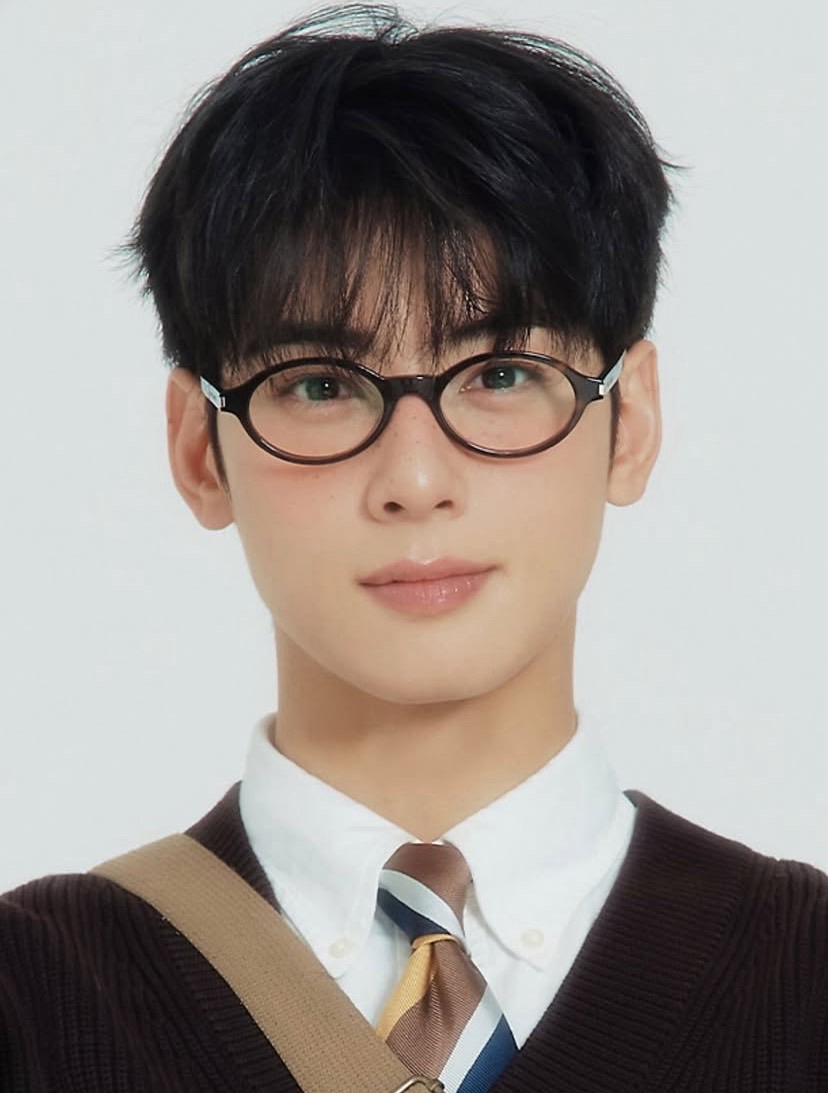 Recent activity shot of Cha Eunwoo