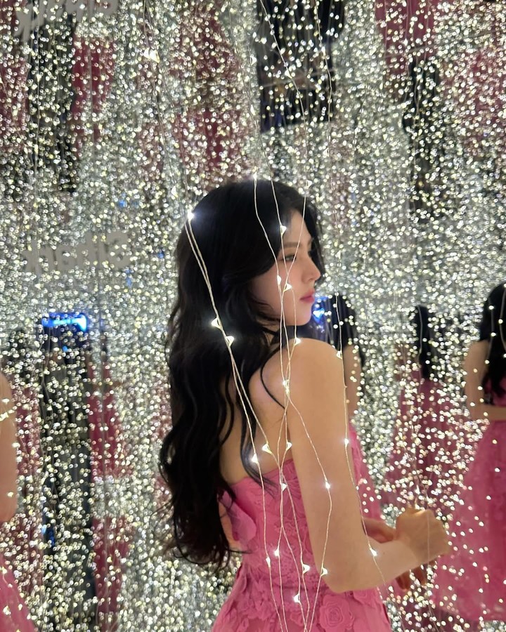 Behind-the-scenes cut of Han Sohee