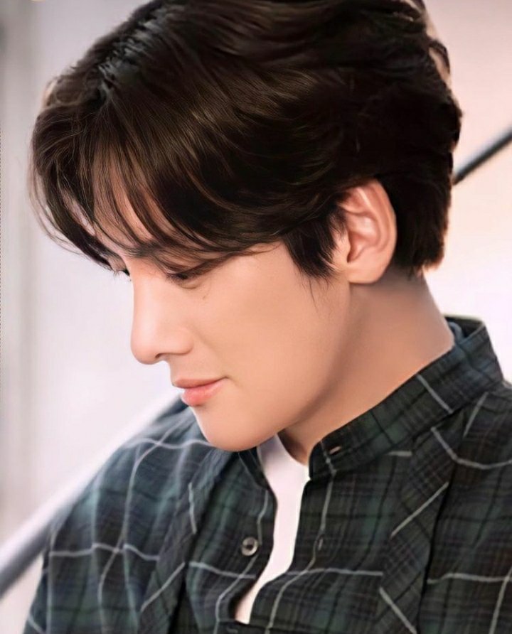 粉絲拍下的池昌旭瞬間