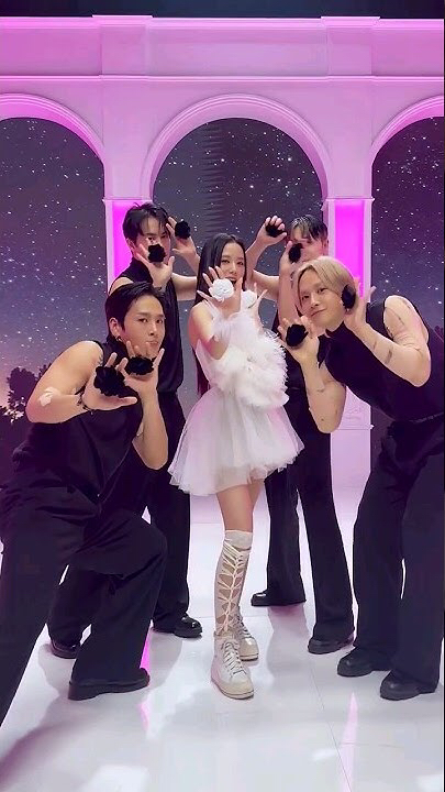 Today's popular wallpaper in Jisoo (1995) community