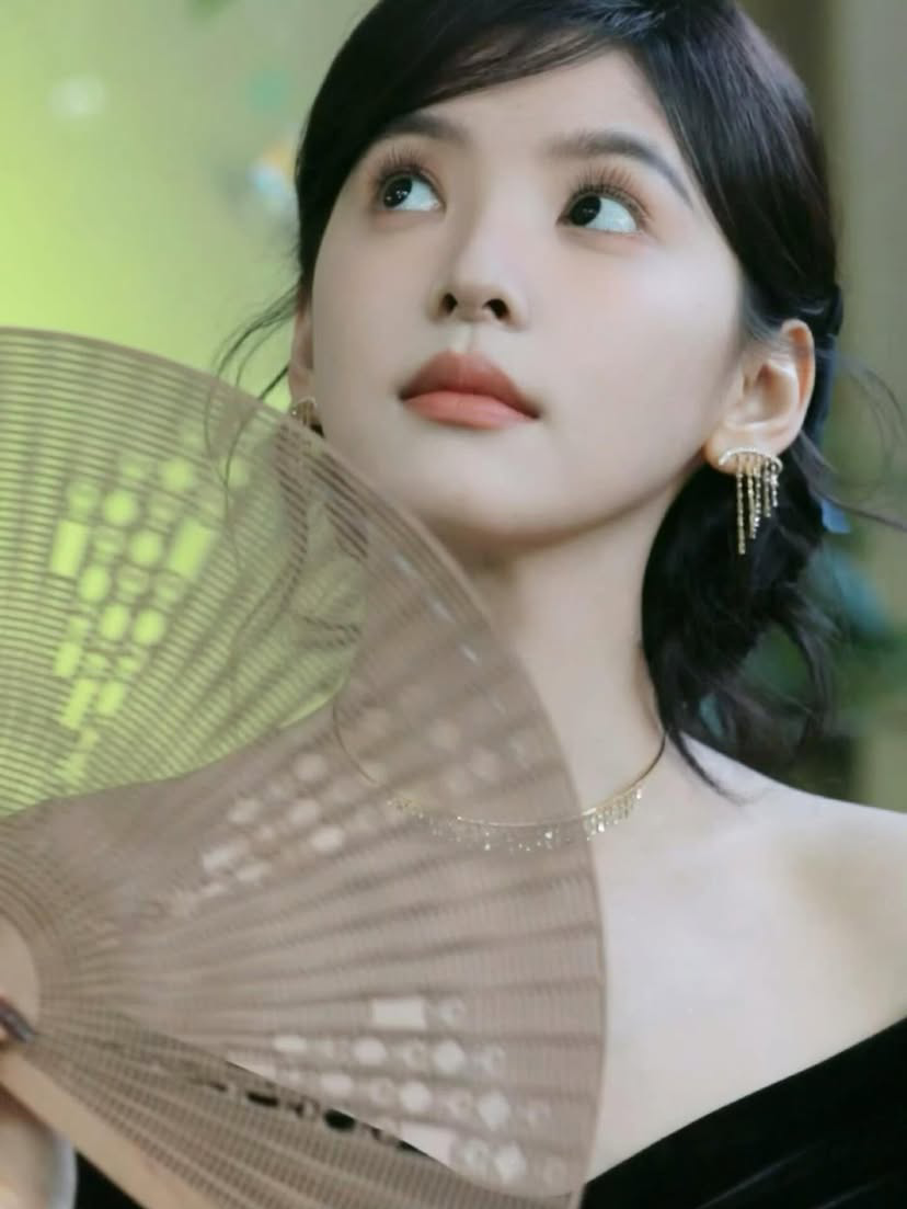 Behind-the-scenes cut of Zhang Ruonan