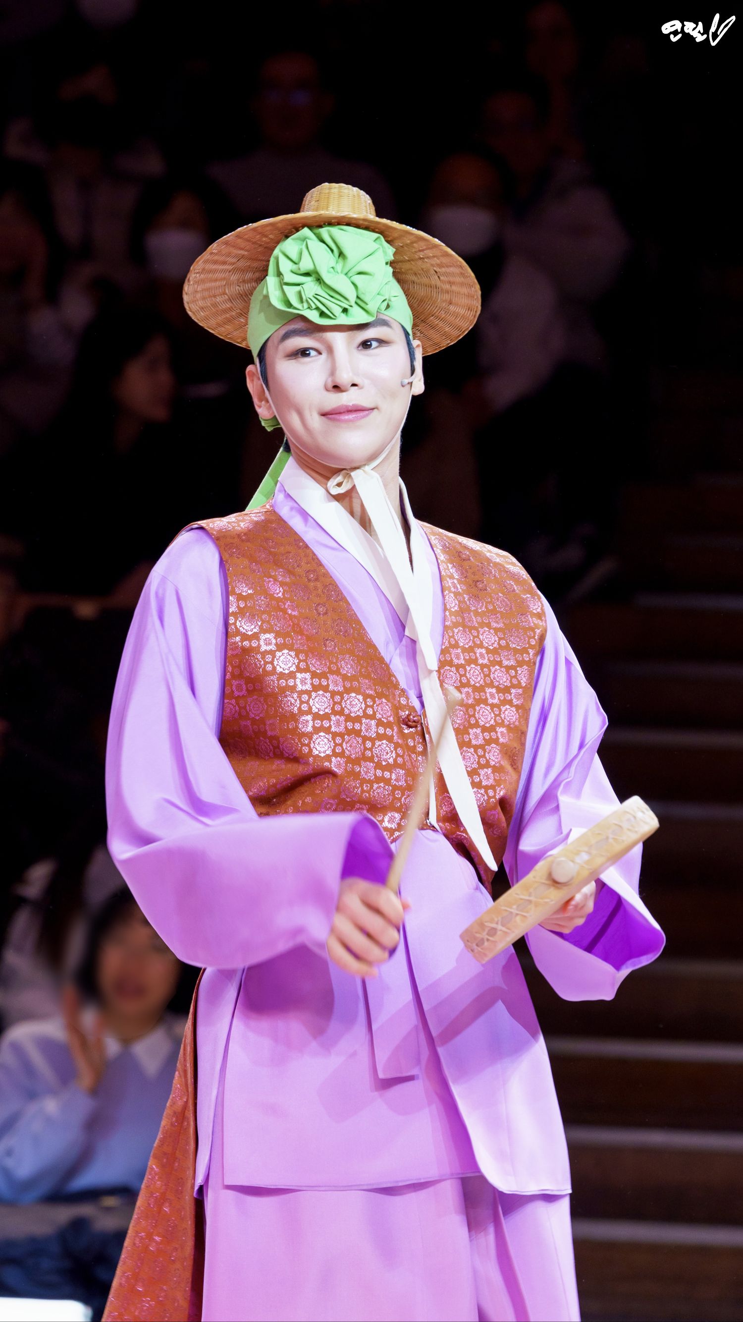 Representative background image loved by Kim Junsu (1991) fandom
