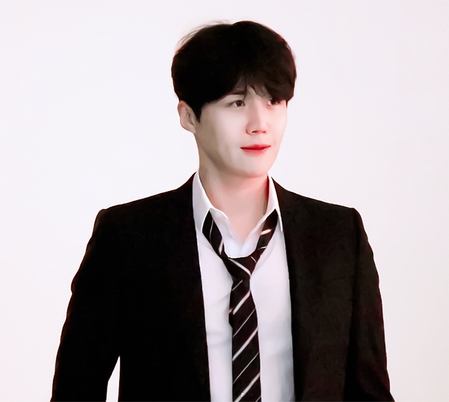 Behind-the-scenes cut of Kim Seonho