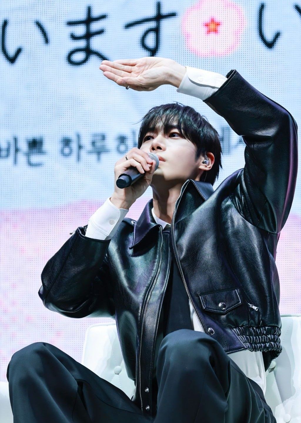 A moment captured by a fan of Choo Youngwoo