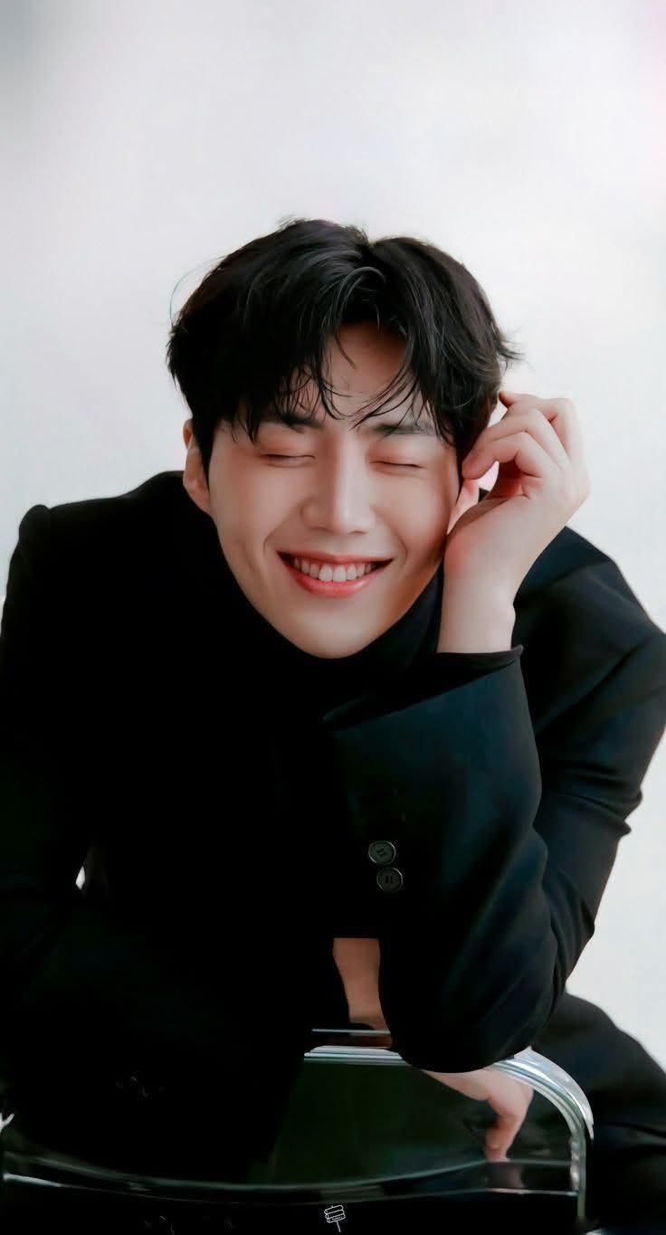 Behind-the-scenes cut of Kim Seonho
