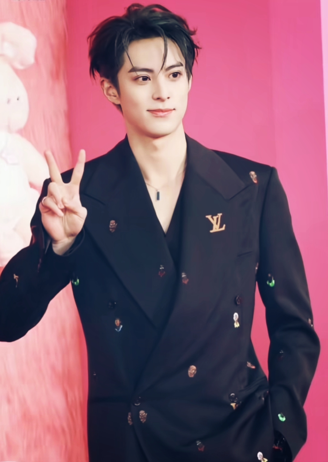 A moment captured by a fan of Dylan Wang