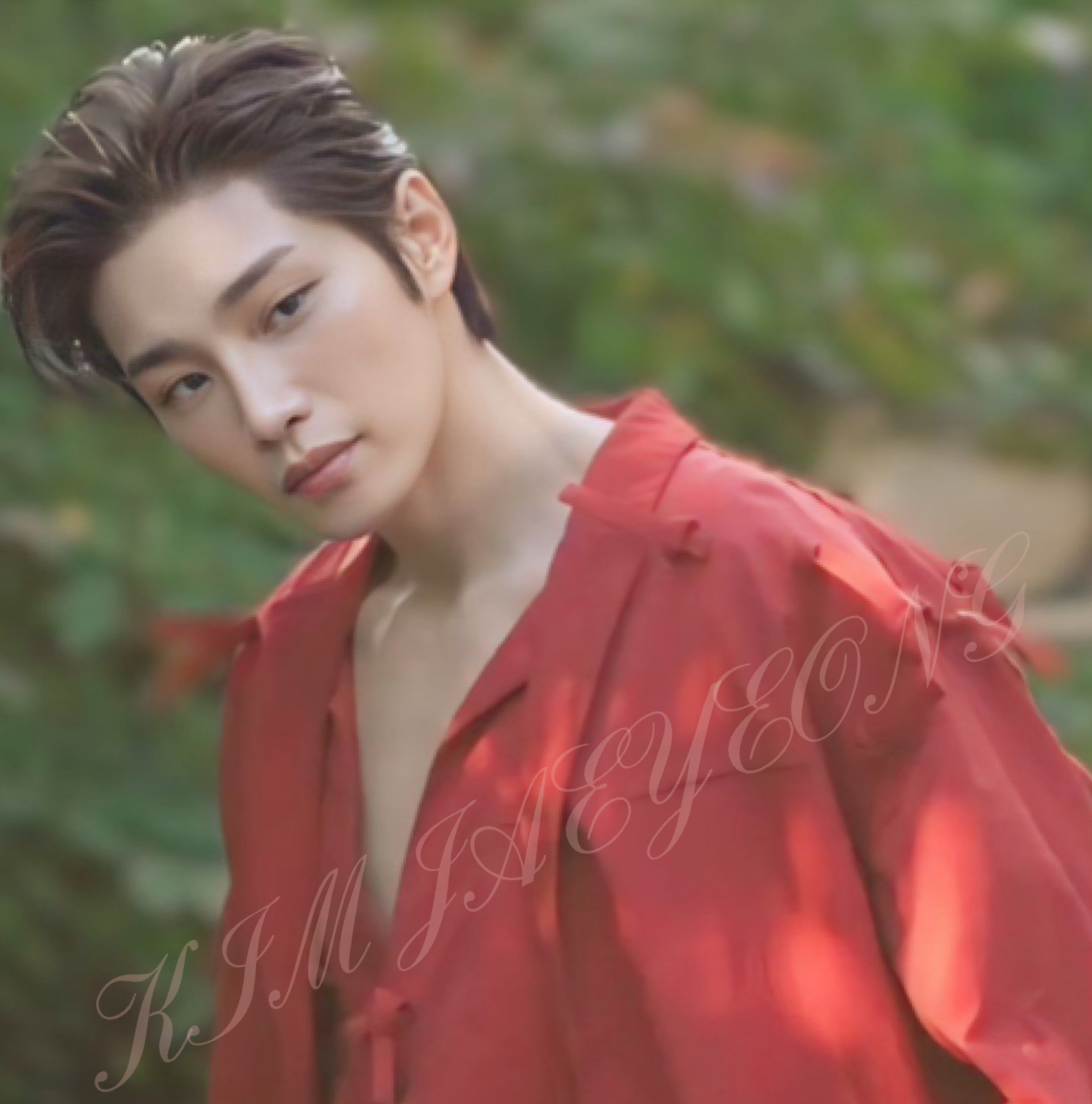 Behind-the-scenes cut of Kim Jaeyoung