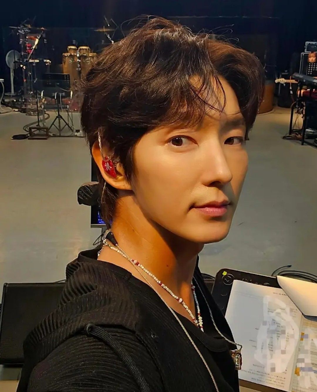 A moment captured by a fan of Lee Joongi