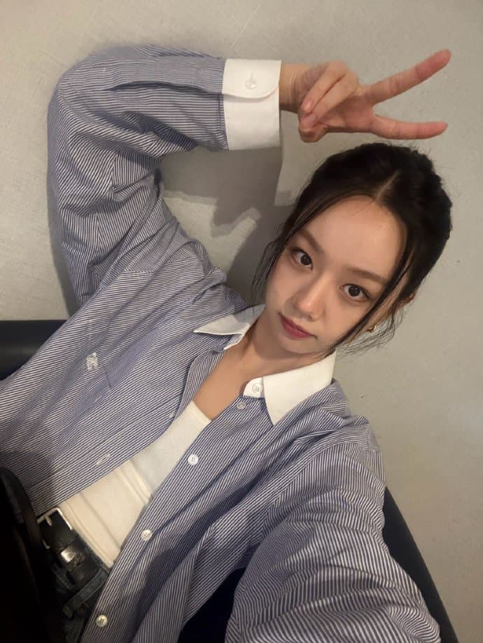 Behind-the-scenes cut of Hyeri