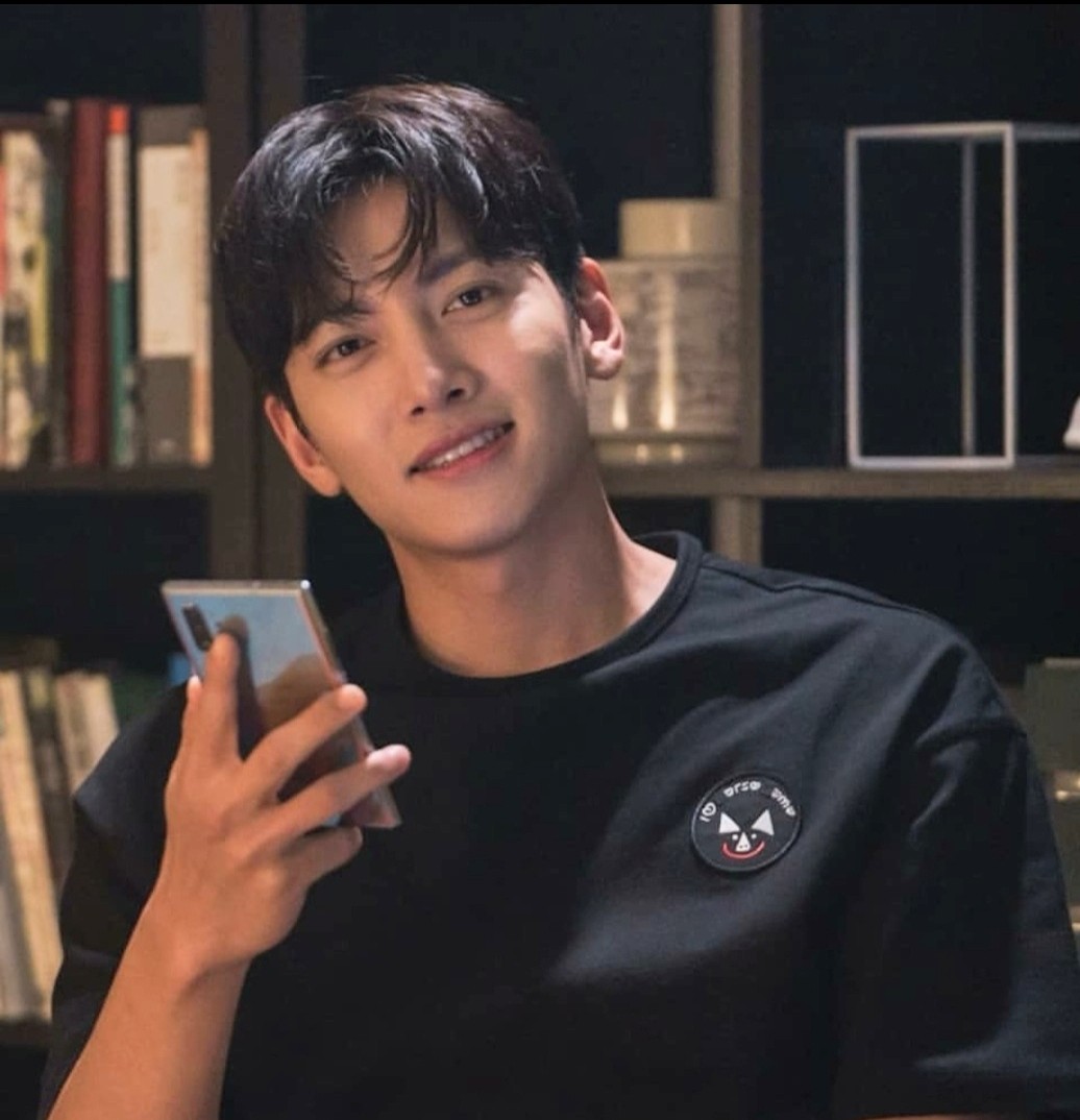 Behind-the-scenes cut of Ji Changwook