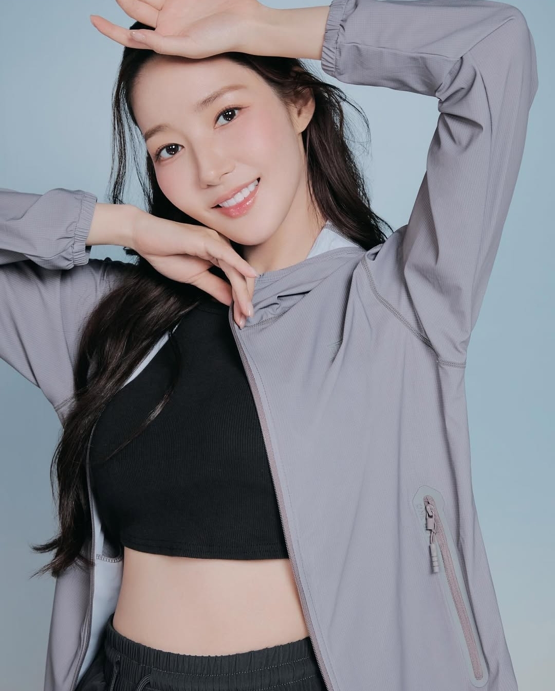 Behind-the-scenes cut of Park Minyoung