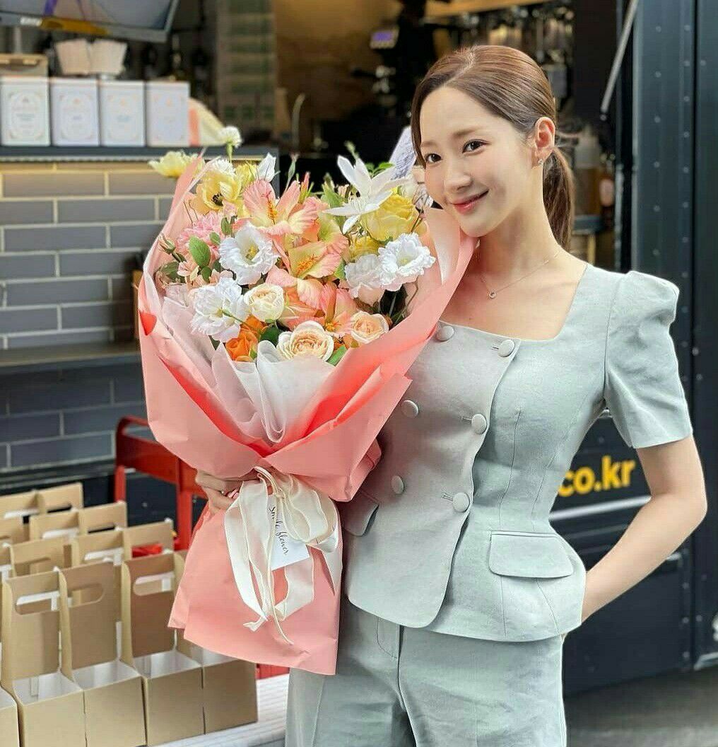 Foto terbaru dari Park Minyoung
