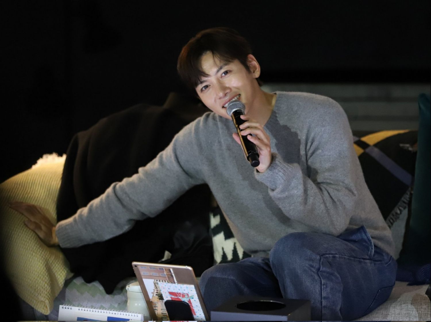 Behind-the-scenes cut of Ji Changwook