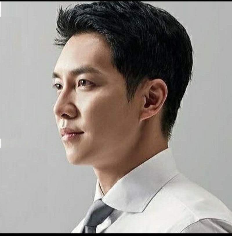 Behind-the-scenes cut of Lee Seunggi