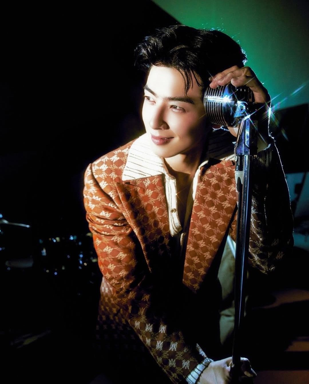 A moment captured by a fan of Cha Eunwoo