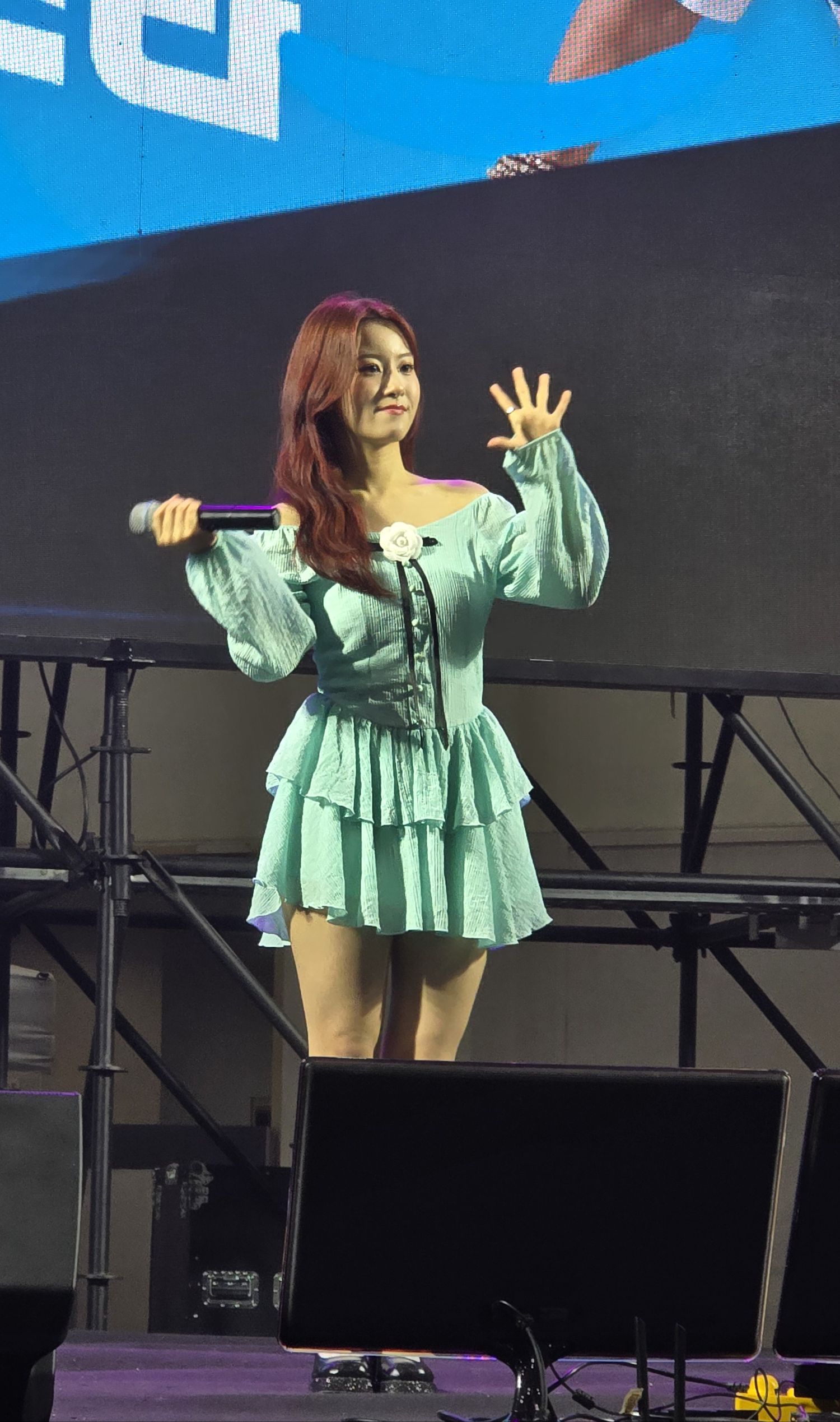 Oh Yujin background image recommended by Choeaedol Celeb fandom