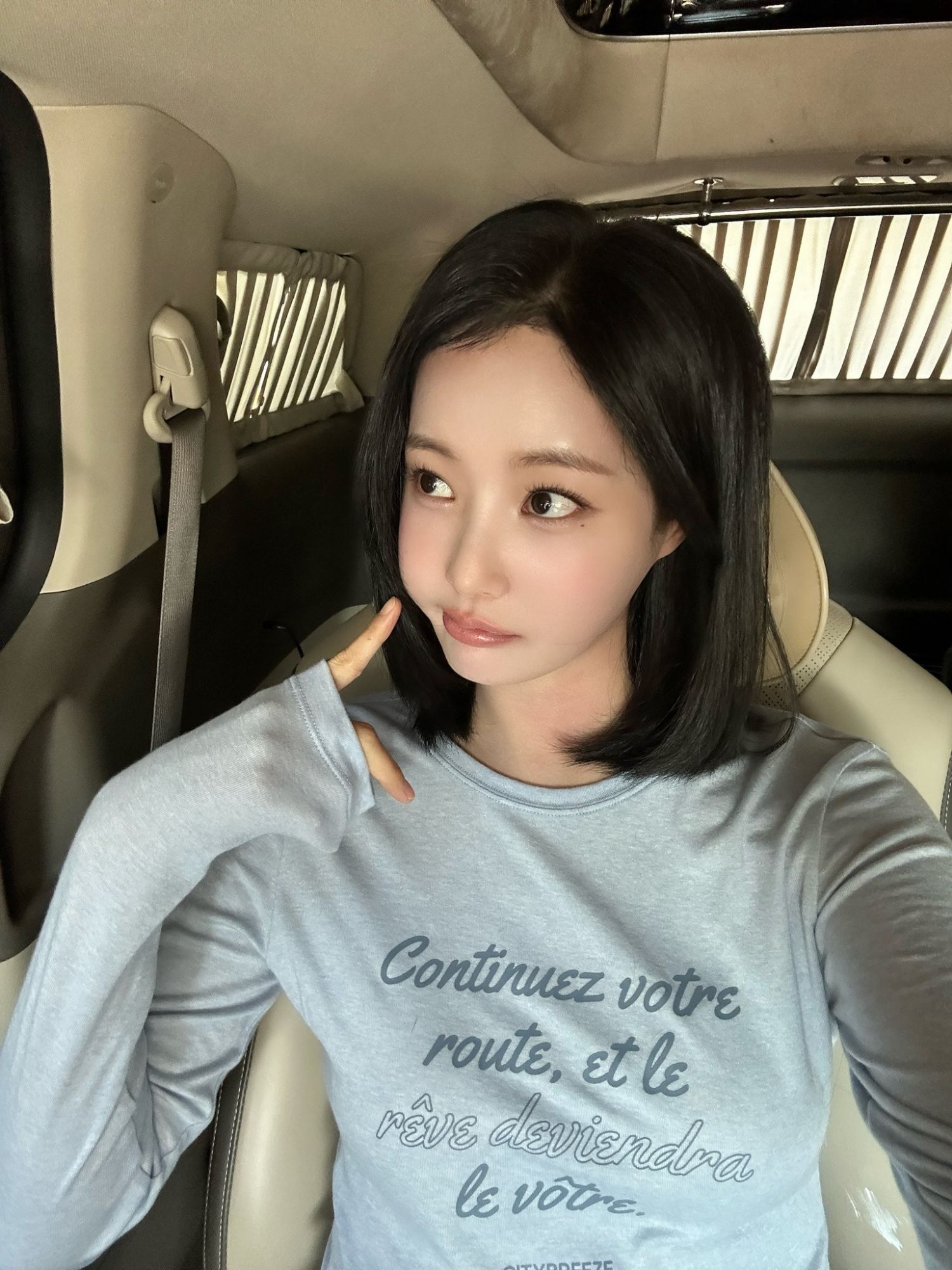 Behind-the-scenes cut of Yeonwoo