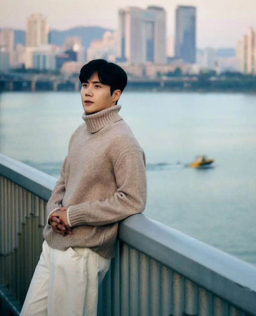 Behind-the-scenes cut of Kim Seonho