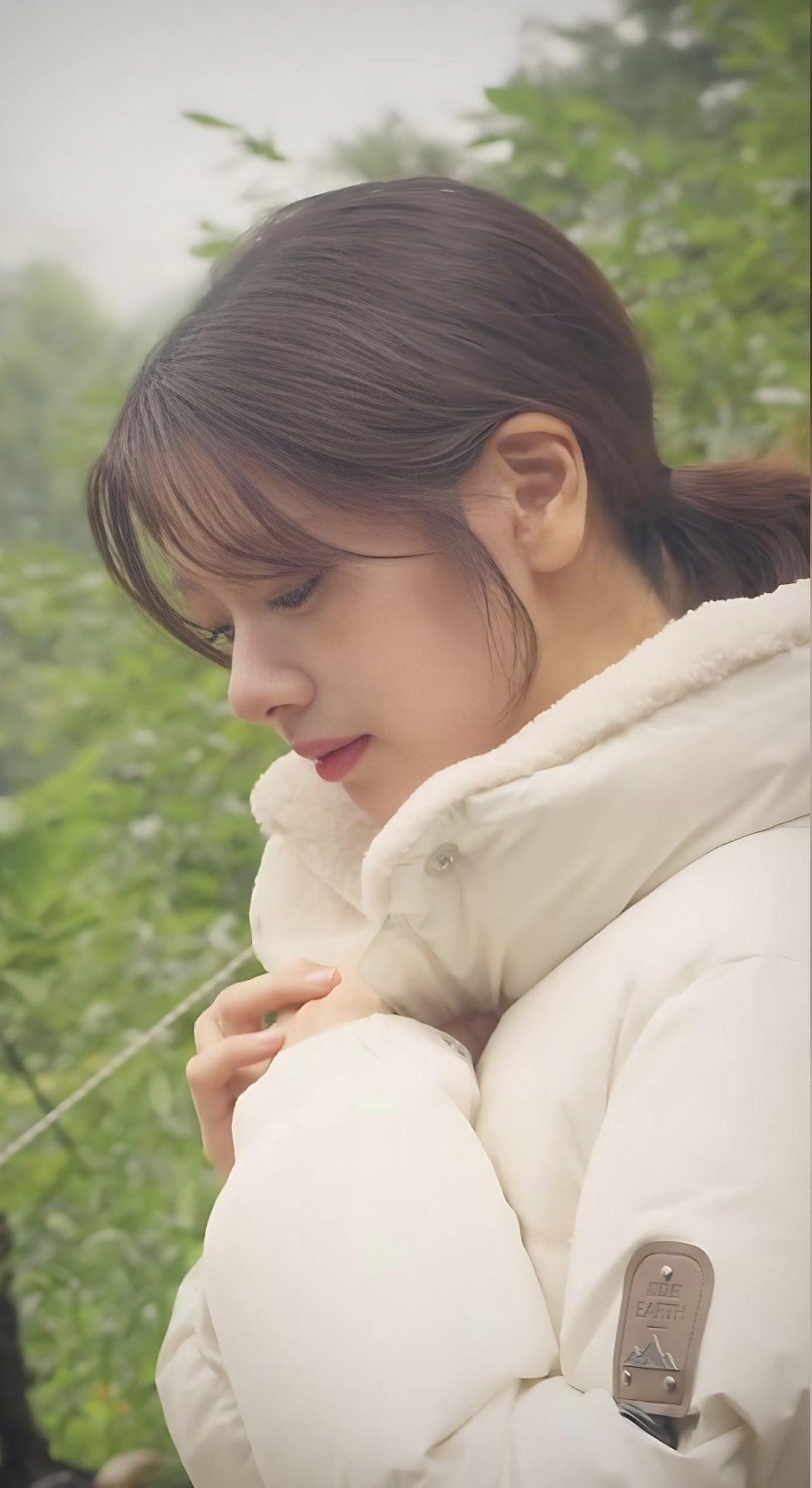 Emotional wallpaper shared by fans for Jung Somin