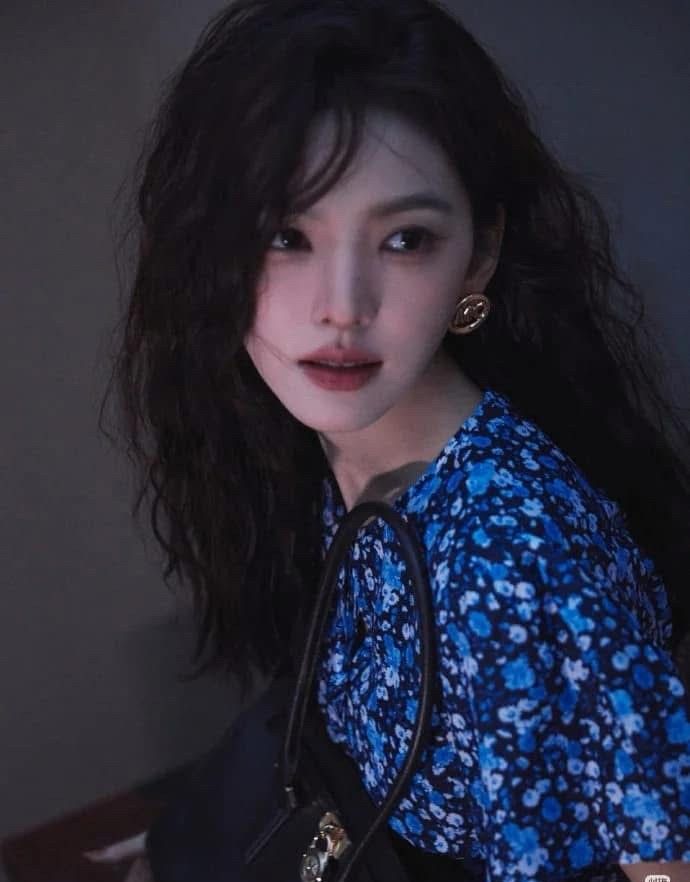 Behind-the-scenes cut of Zhang Ruonan