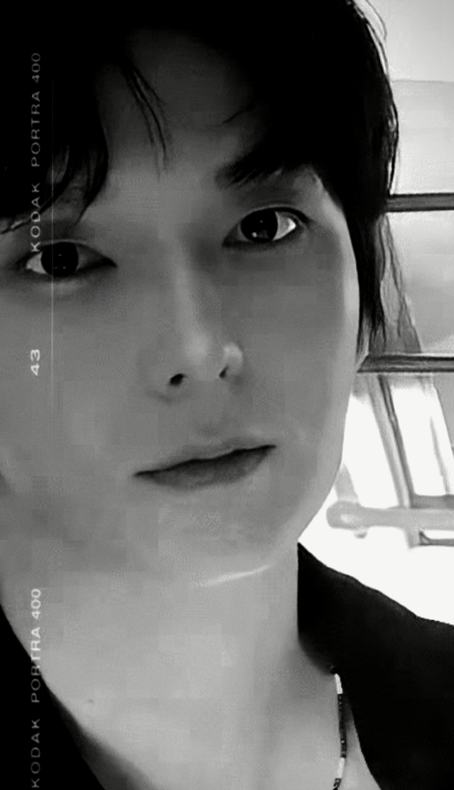 Emotional wallpaper shared by fans for Lee Joongi