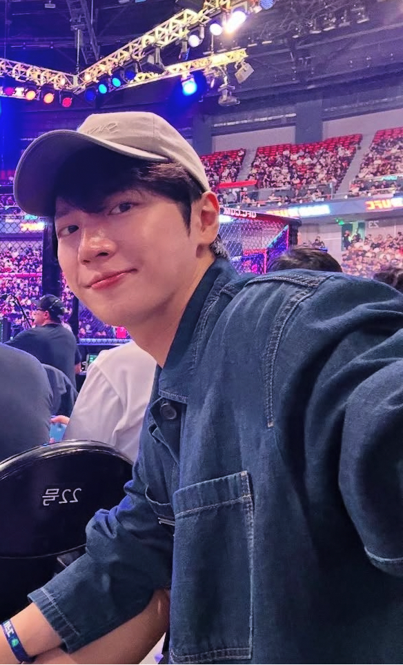 Behind-the-scenes cut of Lee Sangyeob